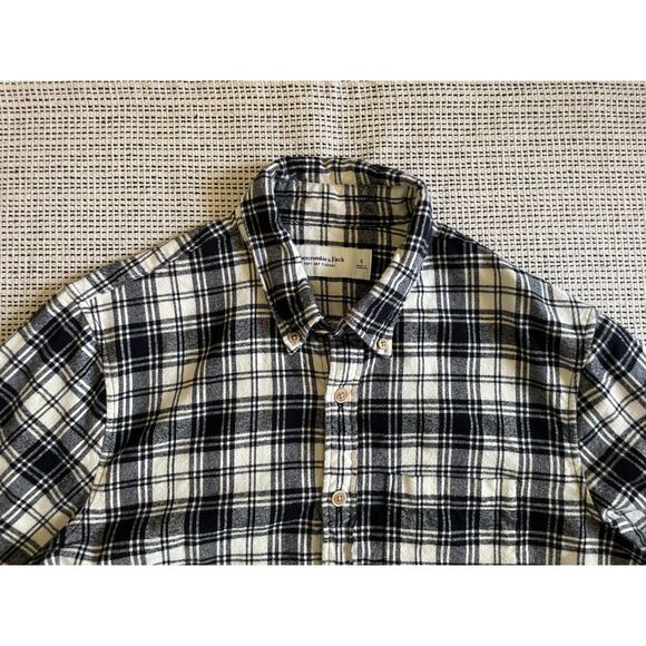 Abercrombie Mens Small Soft Flannel Shirt Black White Plaid Button Up Casual Y2K - Picture 3 of 5